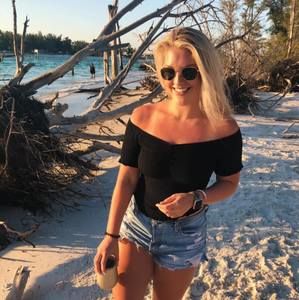 Meet your Posher, Abigail